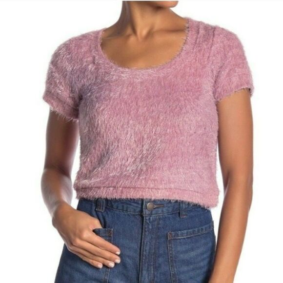 Hiatus Tops - Eyelash Knit Crop Top! 